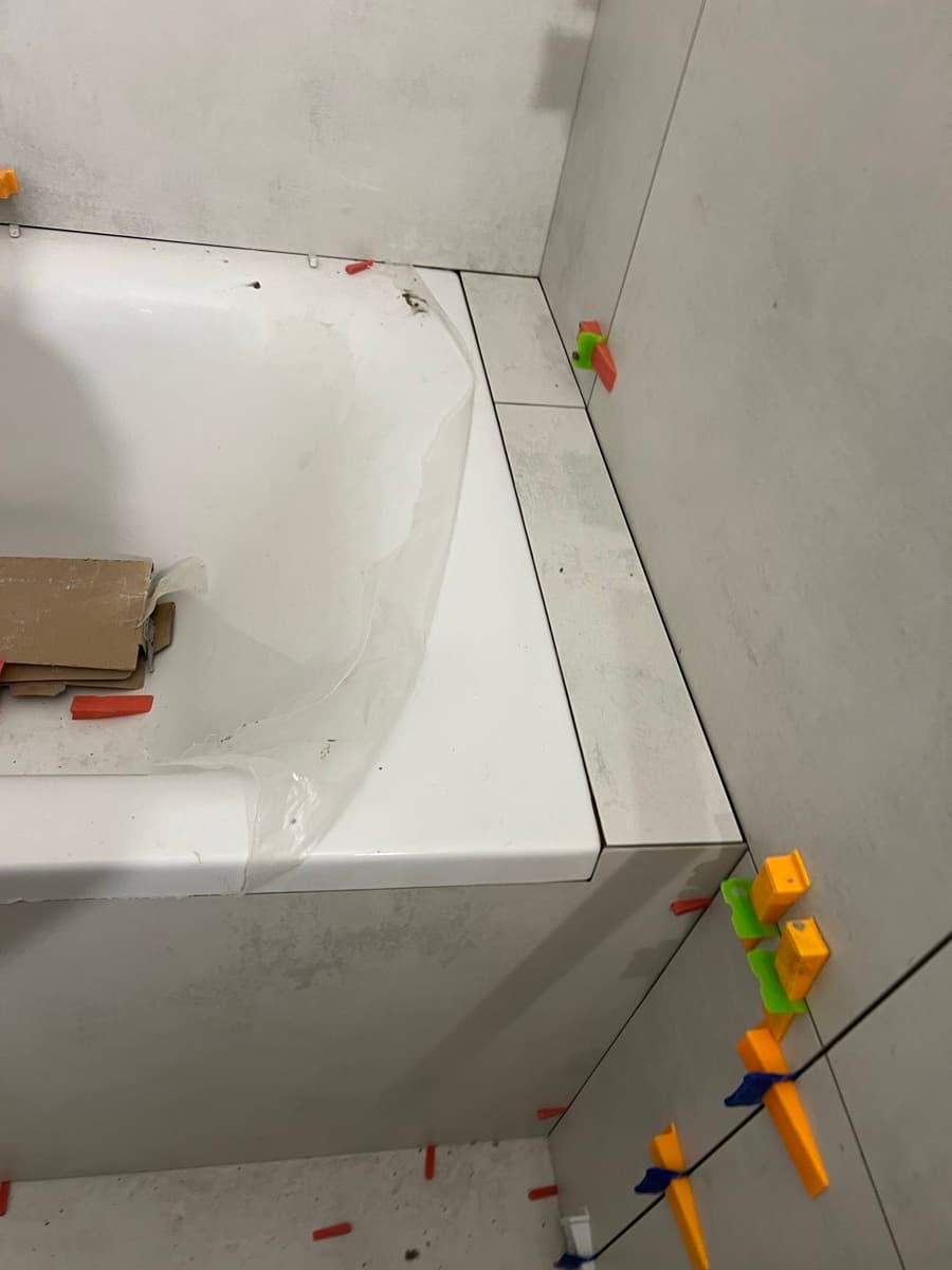 Kamenný obklad krbu: Srdce domu, které šetří za topení